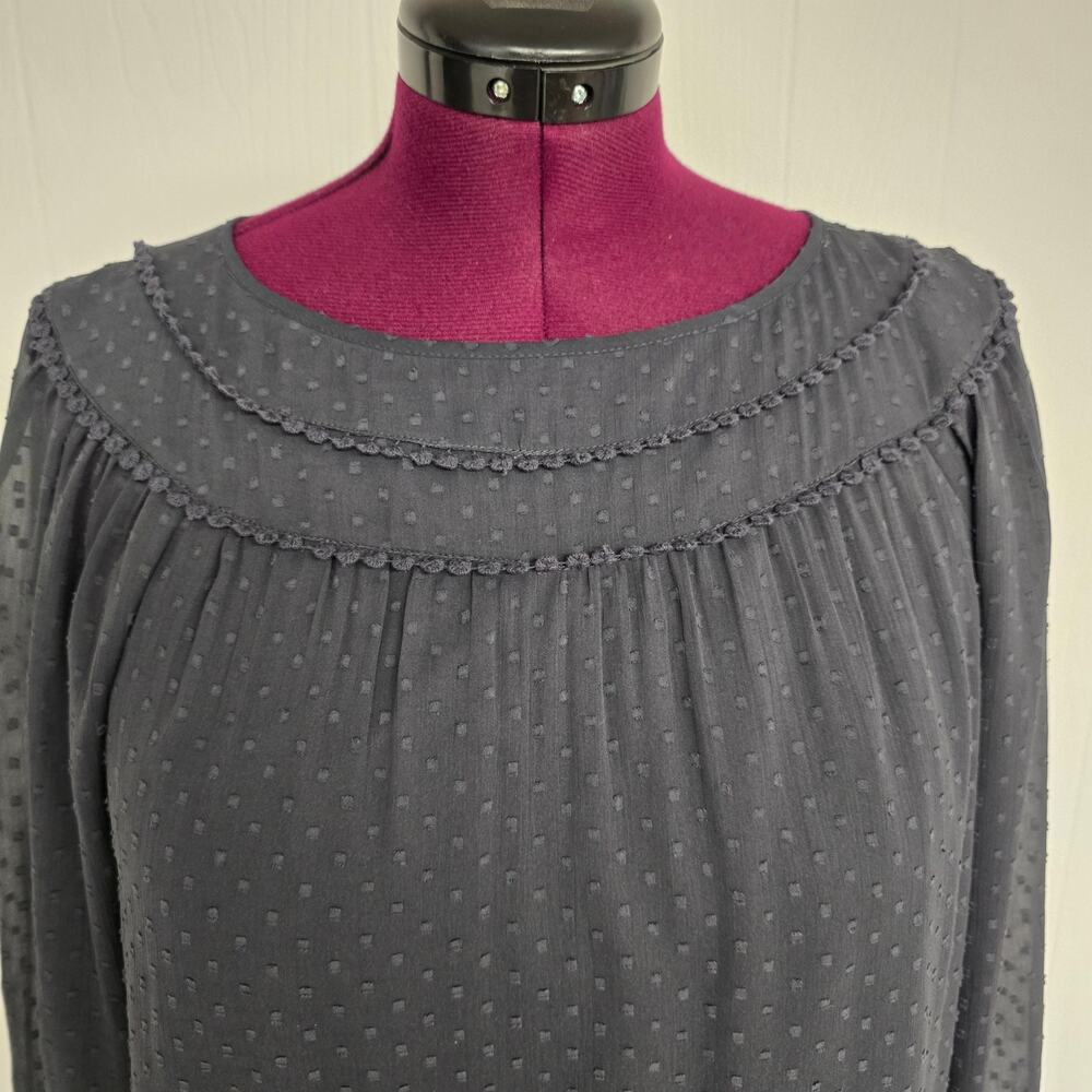 Women's LOFT Gray Swiss Dot 3/4 Sleeve Blouse Crochet Trim | Size Small - Picture 4 of 12